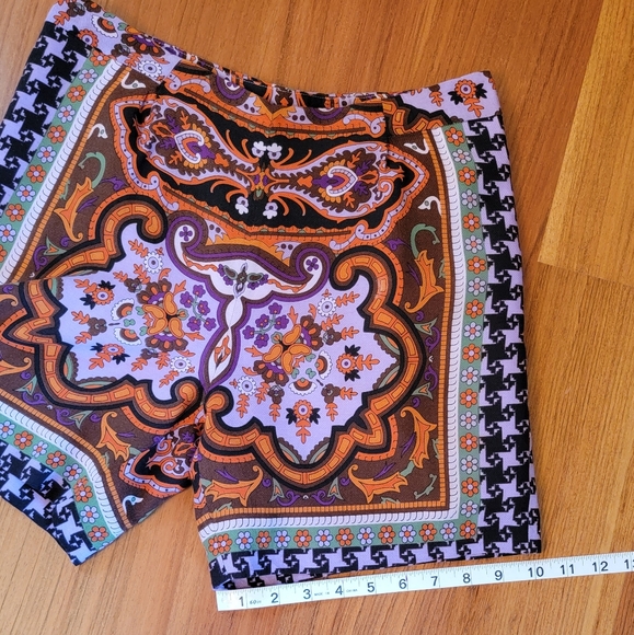 Taka Wear - Colorful Printed Shorts - Picture 9 of 15